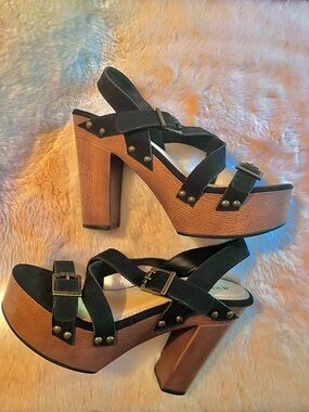 JustFab~Vintage 70s Style Black Strappy Platform Heel Sandals-Retro Vogue Sexy